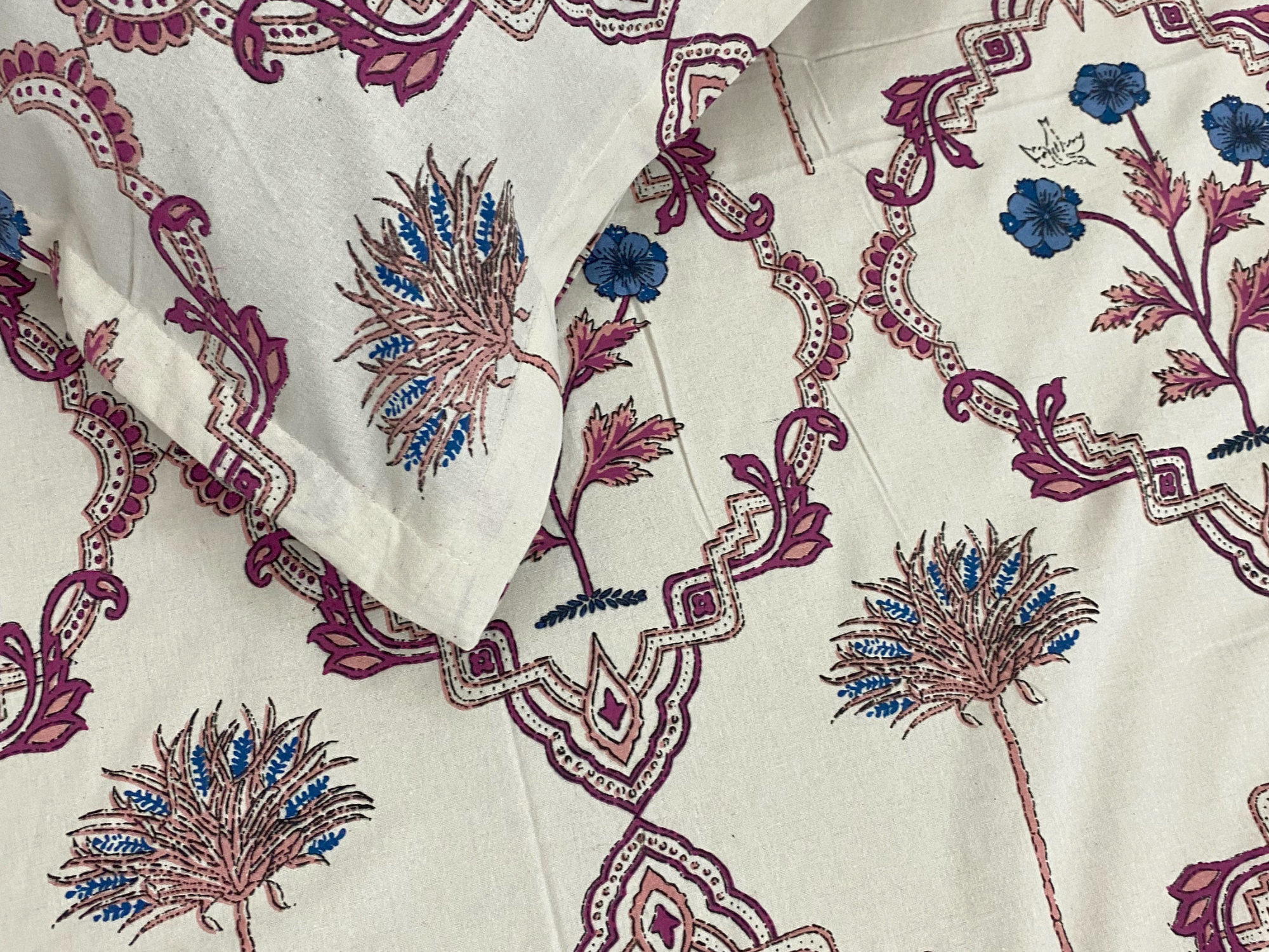 Blush Lattice Bedsheet